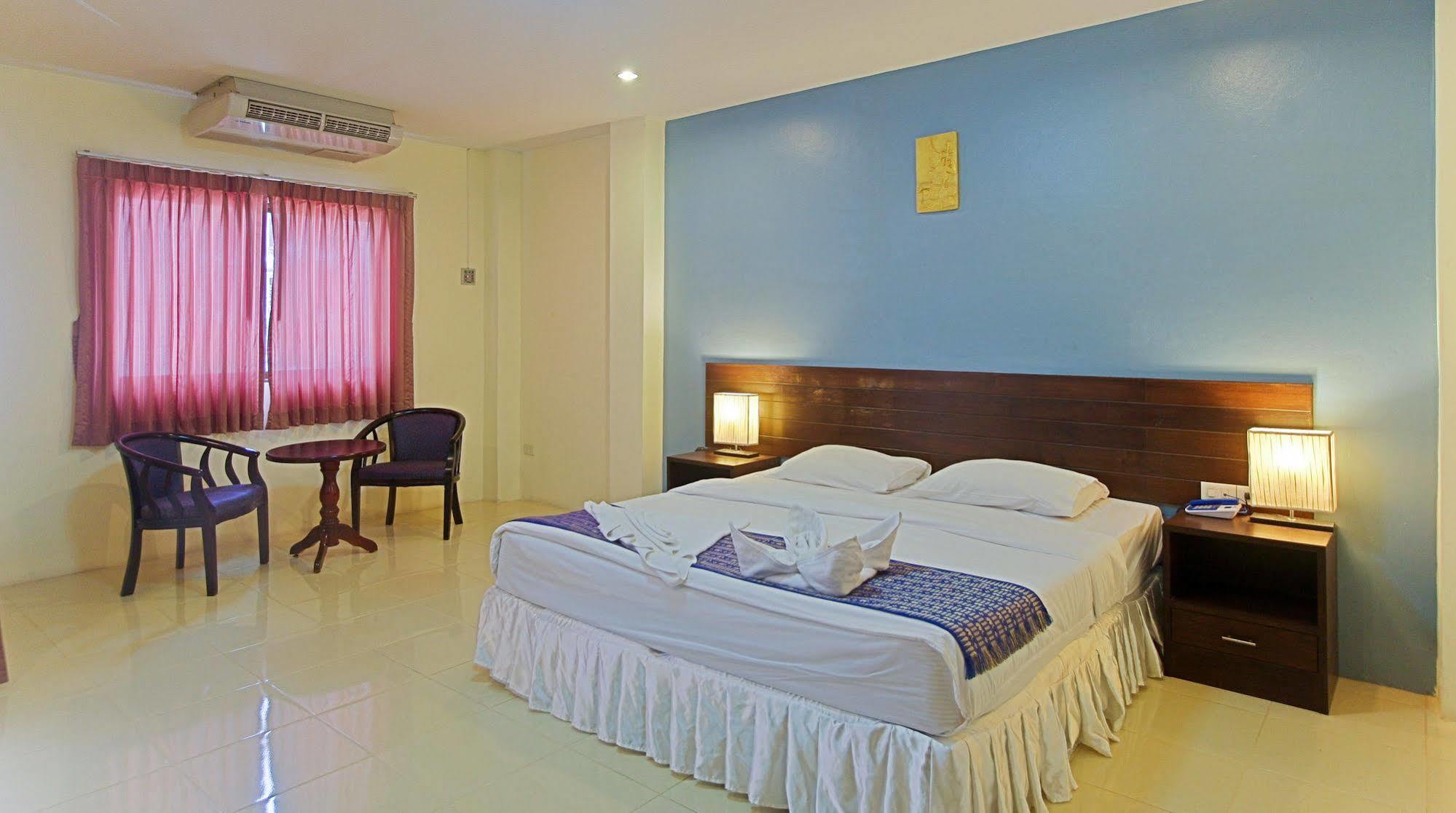 Absolute Guesthouse Phuket Patong 외부 사진