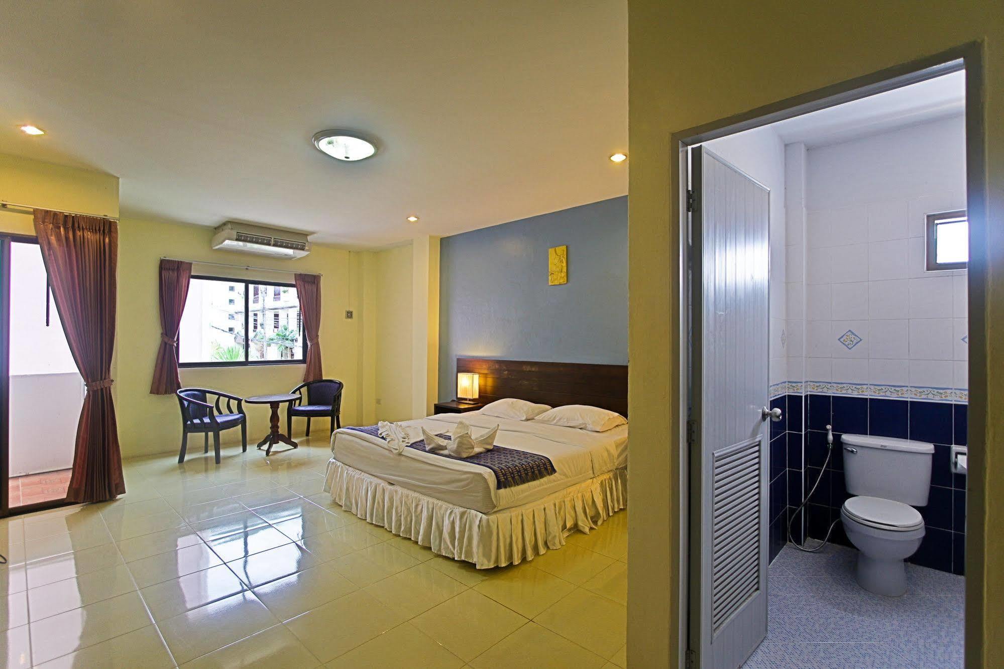 Absolute Guesthouse Phuket Patong 외부 사진